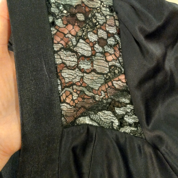 Development by Erica Davies Silk Satin Lace Detail Dress | US 4 - Picture 4 of 5